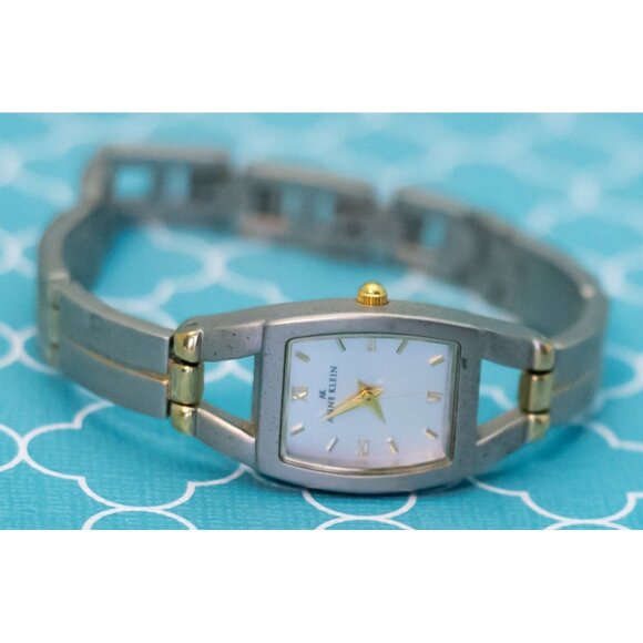 7 inch, Vintage Geometric Square Stylish Silver Tone Watch by Anne Klein - R35 - Picture 2 of 3